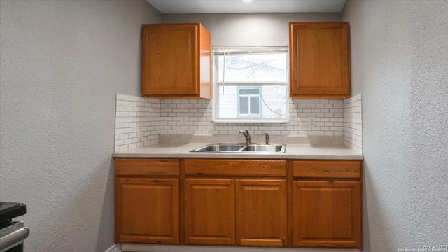 2513 Cincinnati Ave, San Antonio, TX 78228