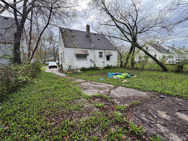 8247 Heyden Street, Detroit, MI 48228