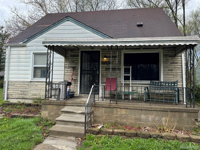 8247 Heyden Street, Detroit, MI 48228