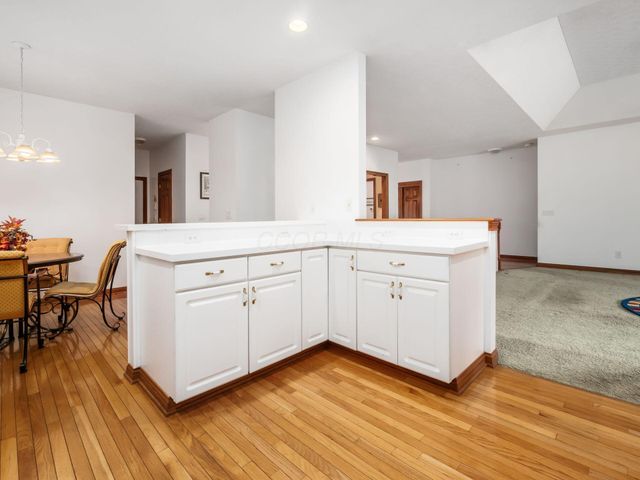 895 Linworth Village Drive, Columbus, OH 43235
