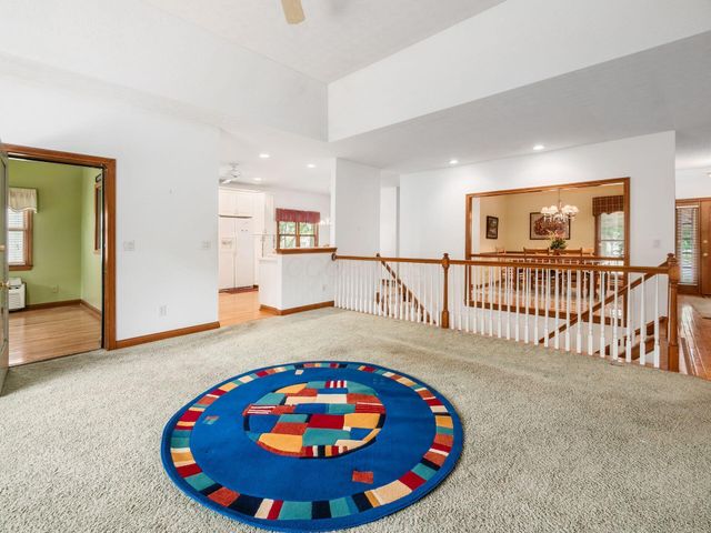 895 Linworth Village Drive, Columbus, OH 43235