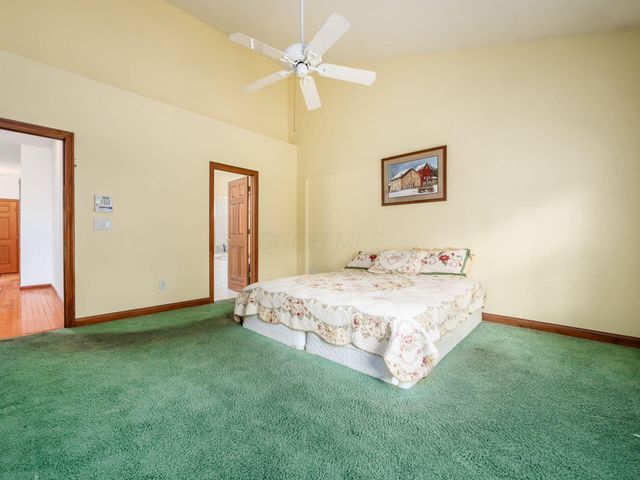 895 Linworth Village Drive, Columbus, OH 43235