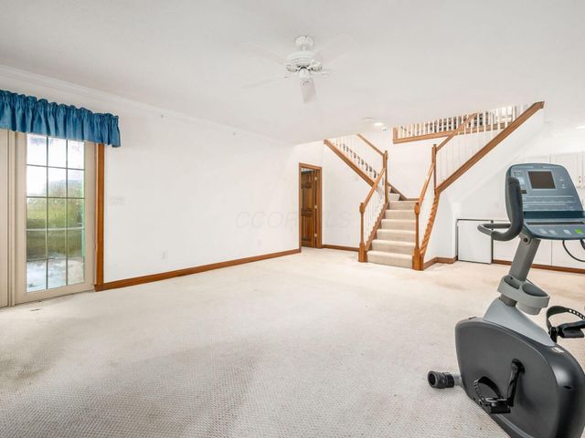 895 Linworth Village Drive, Columbus, OH 43235