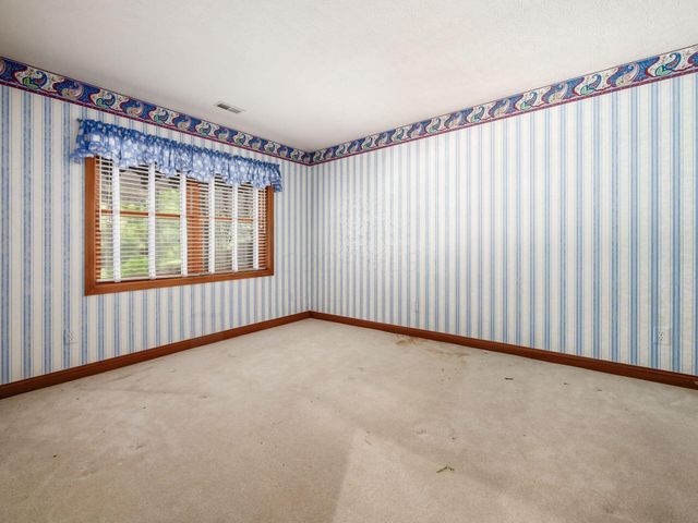 895 Linworth Village Drive, Columbus, OH 43235