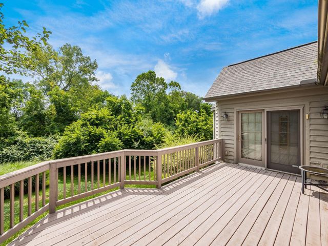 895 Linworth Village Drive, Columbus, OH 43235