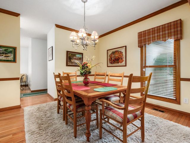 895 Linworth Village Drive, Columbus, OH 43235