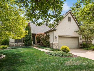 895 Linworth Village Drive, Columbus, OH 43235