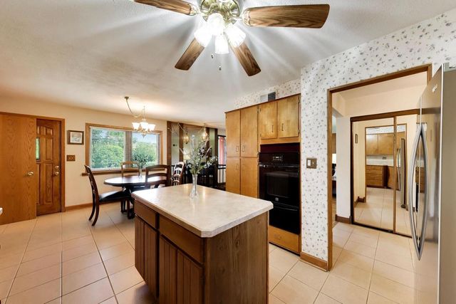 704 W Lonnquist Boulevard, Mount Prospect, IL 60056