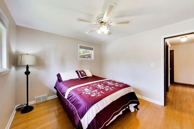 704 W Lonnquist Boulevard, Mount Prospect, IL 60056