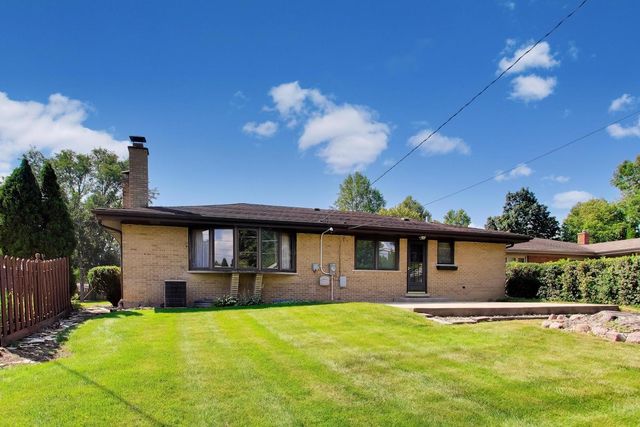 704 W Lonnquist Boulevard, Mount Prospect, IL 60056