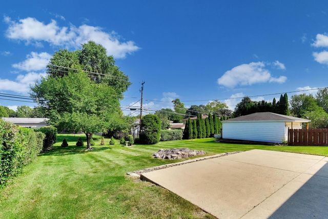 704 W Lonnquist Boulevard, Mount Prospect, IL 60056