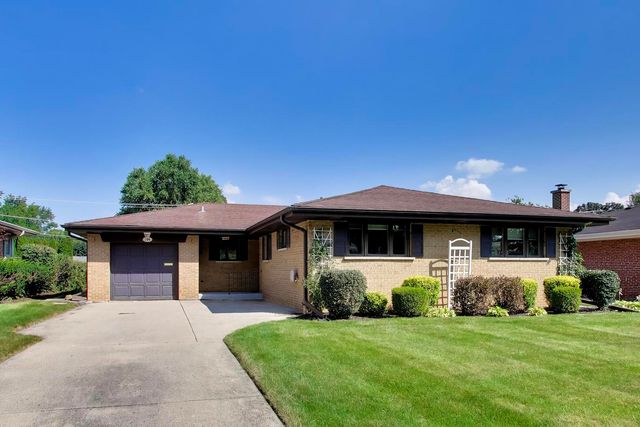 704 W Lonnquist Boulevard, Mount Prospect, IL 60056