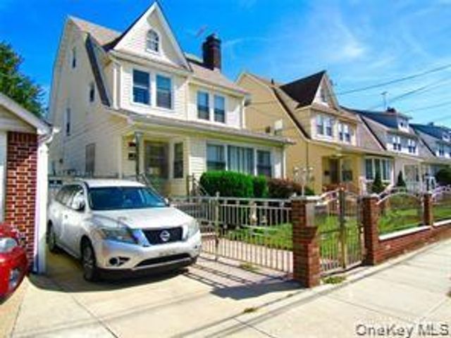 10411 200th Street, Saint Albans, NY 11412