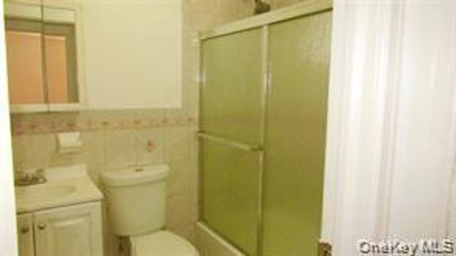 10411 200th Street, Saint Albans, NY 11412