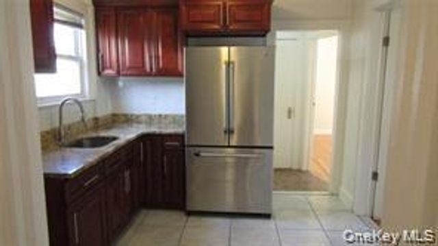 10411 200th Street, Saint Albans, NY 11412