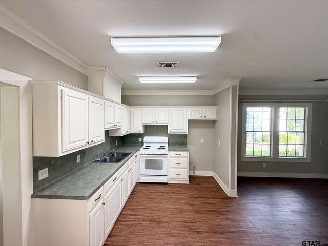 109 Lazy Lane, Crockett, TX 75835