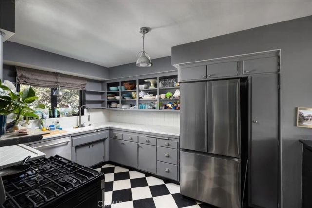 120 Via Undine, Newport Beach, CA 92663