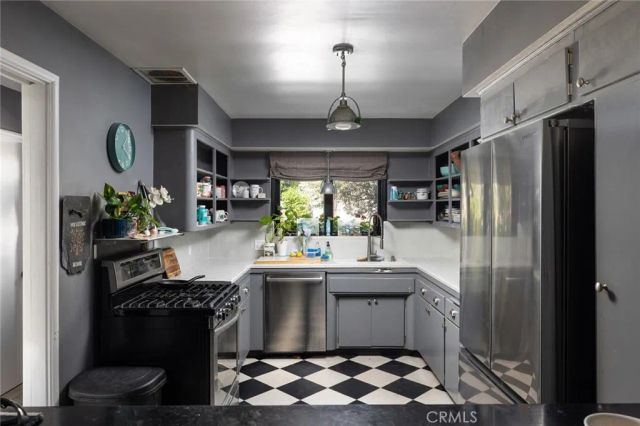 120 Via Undine, Newport Beach, CA 92663