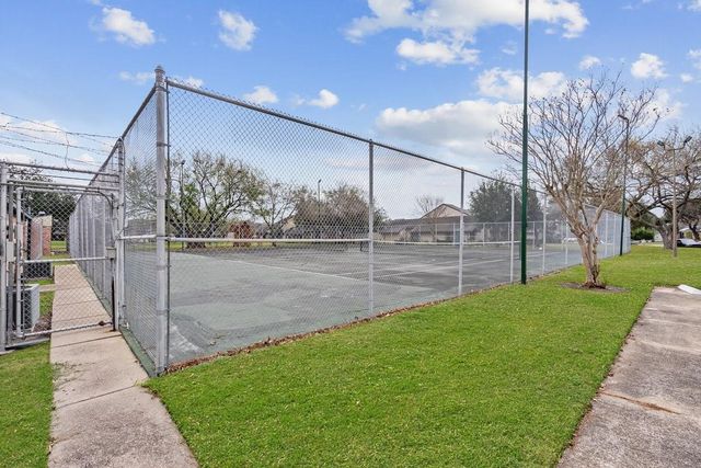 7204 S Dairy Ashford Road, Houston, TX 77072