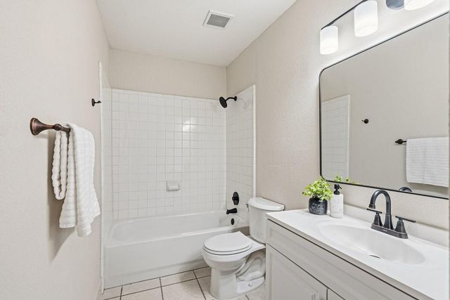 7204 S Dairy Ashford Road, Houston, TX 77072