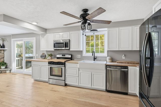 98 Mort Vining Rd, Southwick, MA 01077