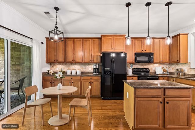 2058 Traemoor Village Dr, Nashville, TN 37209