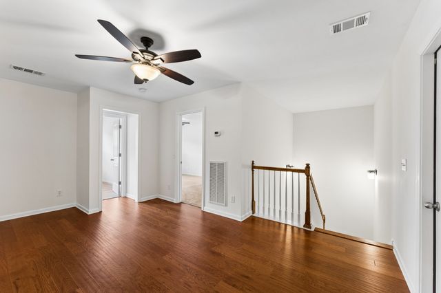 2058 Traemoor Village Dr, Nashville, TN 37209