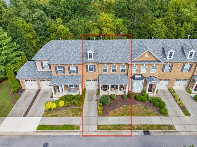 2058 Traemoor Village Dr, Nashville, TN 37209