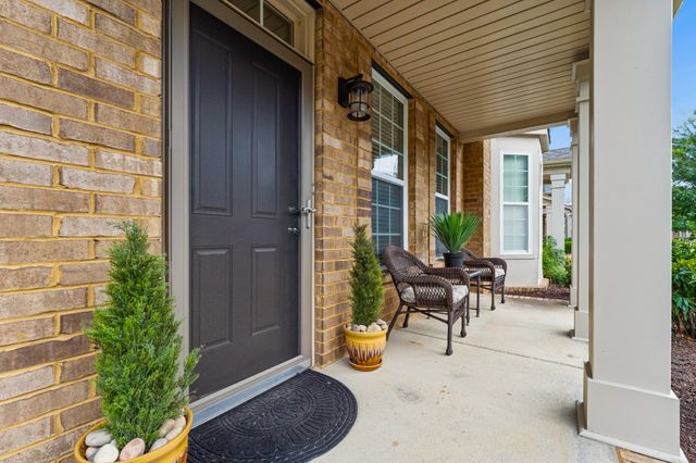 2058 Traemoor Village Dr, Nashville, TN 37209