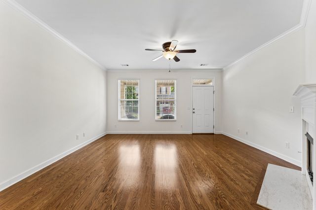 2058 Traemoor Village Dr, Nashville, TN 37209