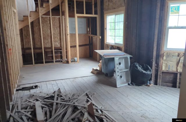 824 S 35 Street, Omaha, NE 68105