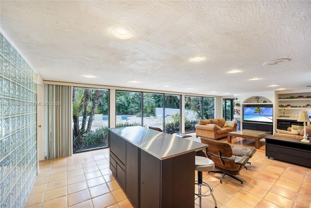 278 S Island Dr, Golden Beach, FL 33160