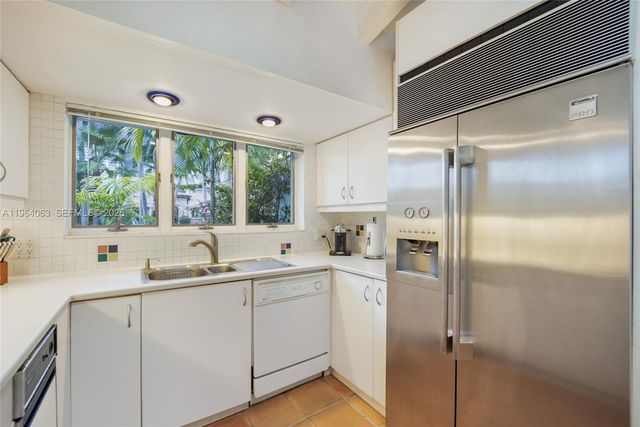 278 S Island Dr, Golden Beach, FL 33160