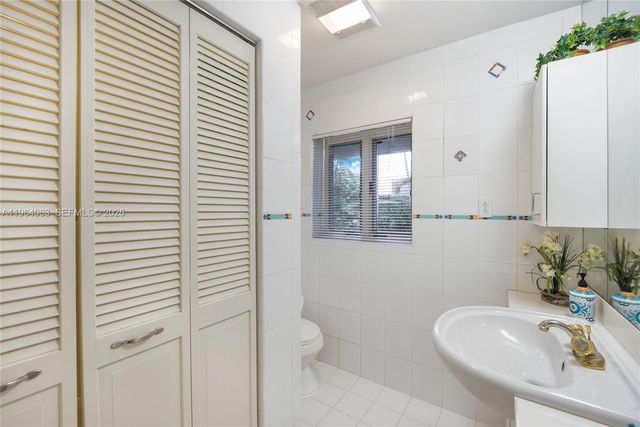 278 S Island Dr, Golden Beach, FL 33160