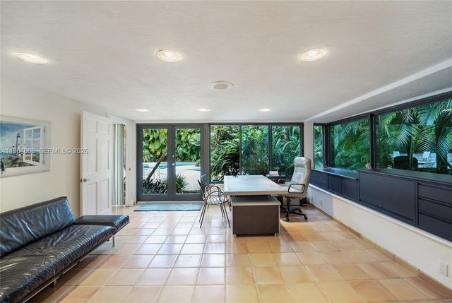 278 S Island Dr, Golden Beach, FL 33160