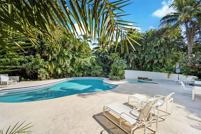 278 S Island Dr, Golden Beach, FL 33160