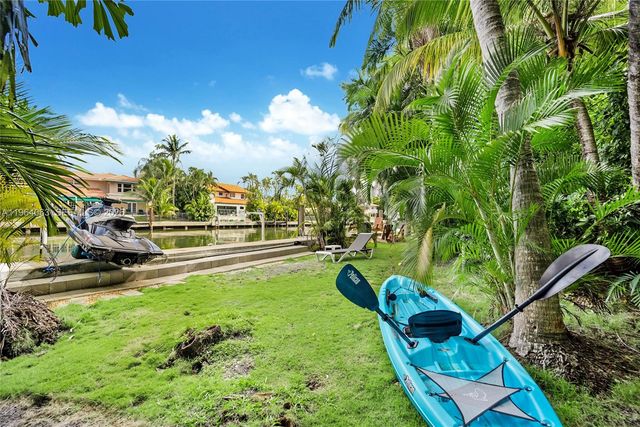 278 S Island Dr, Golden Beach, FL 33160