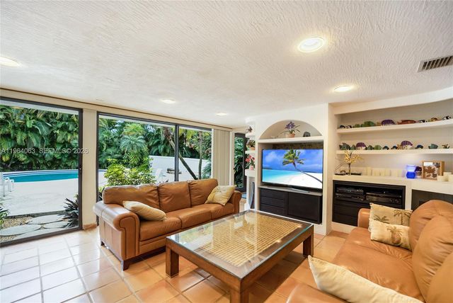 278 S Island Dr, Golden Beach, FL 33160