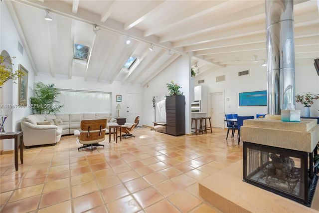 278 S Island Dr, Golden Beach, FL 33160