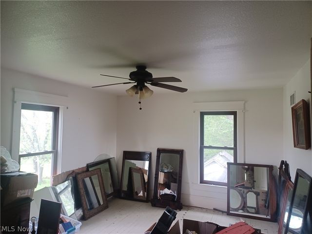 148 N Salem Warren Road, Lehigh Twp, OH 44451