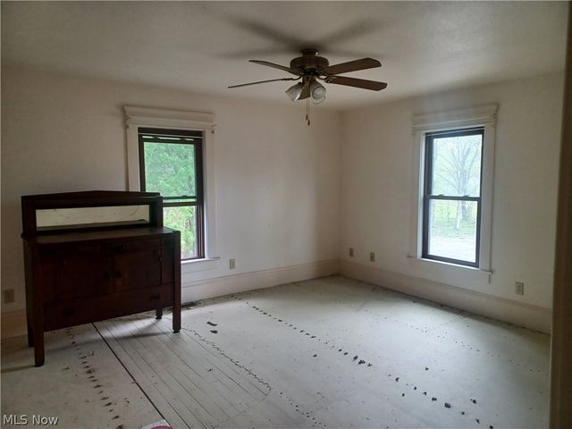 148 N Salem Warren Road, Lehigh Twp, OH 44451