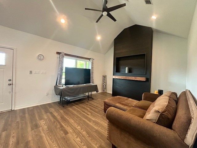 727 E Liberty, Mexia, TX 76667