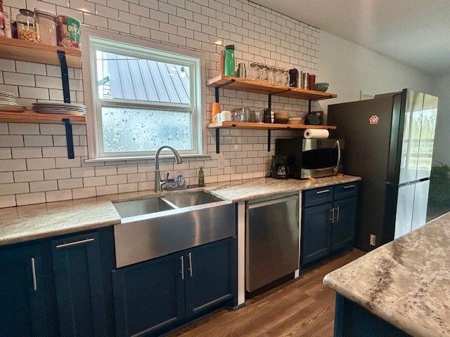 727 E Liberty, Mexia, TX 76667