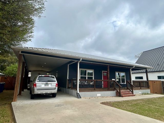 727 E Liberty, Mexia, TX 76667