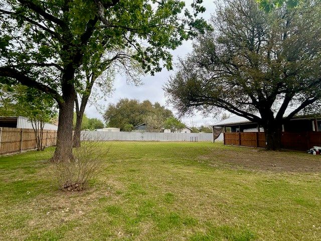 727 E Liberty, Mexia, TX 76667