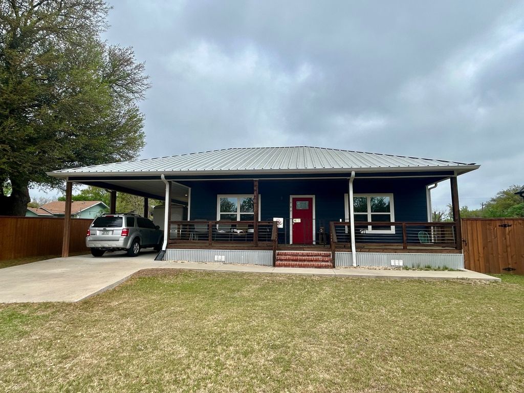 727 E Liberty, Mexia, TX 76667