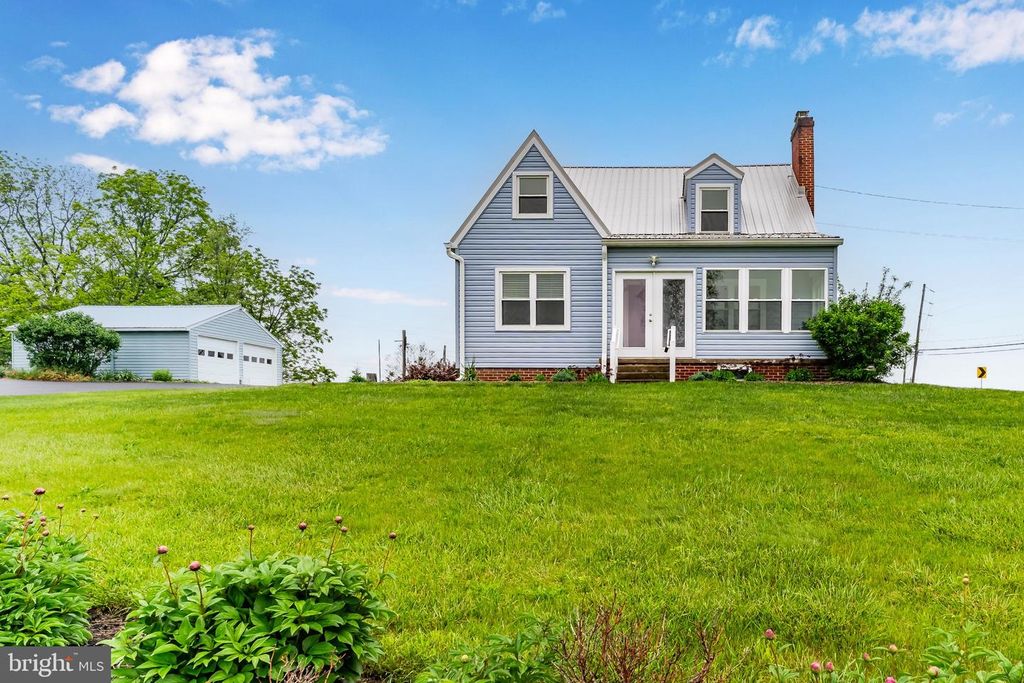 1239 E LISBURN ROAD, Mechanicsburg, PA 17055