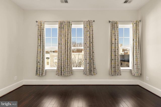 1609 LEVIS ST NE, Washington, DC 20002