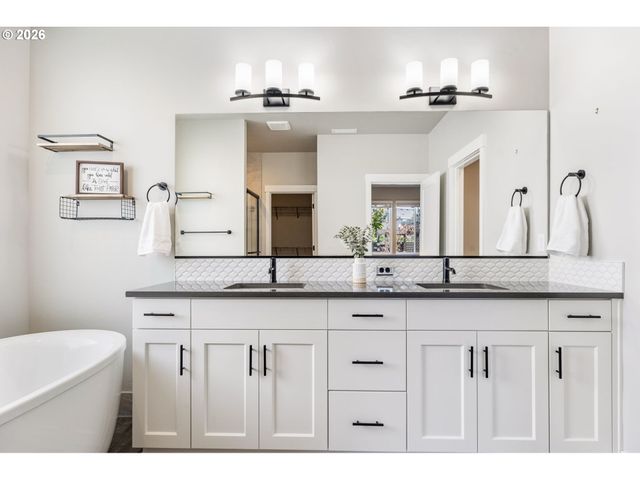 10114 Ne 136TH Ave, Vancouver, WA 98682