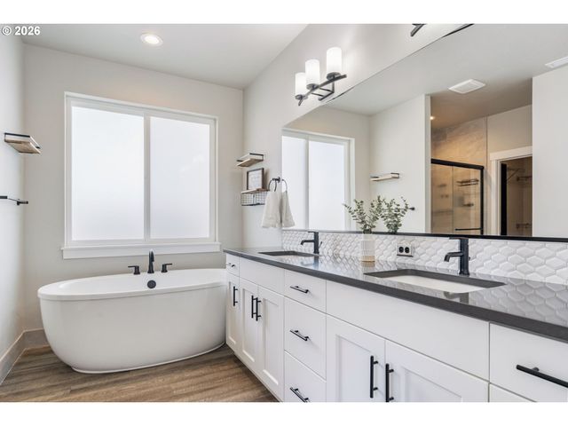 10114 Ne 136TH Ave, Vancouver, WA 98682